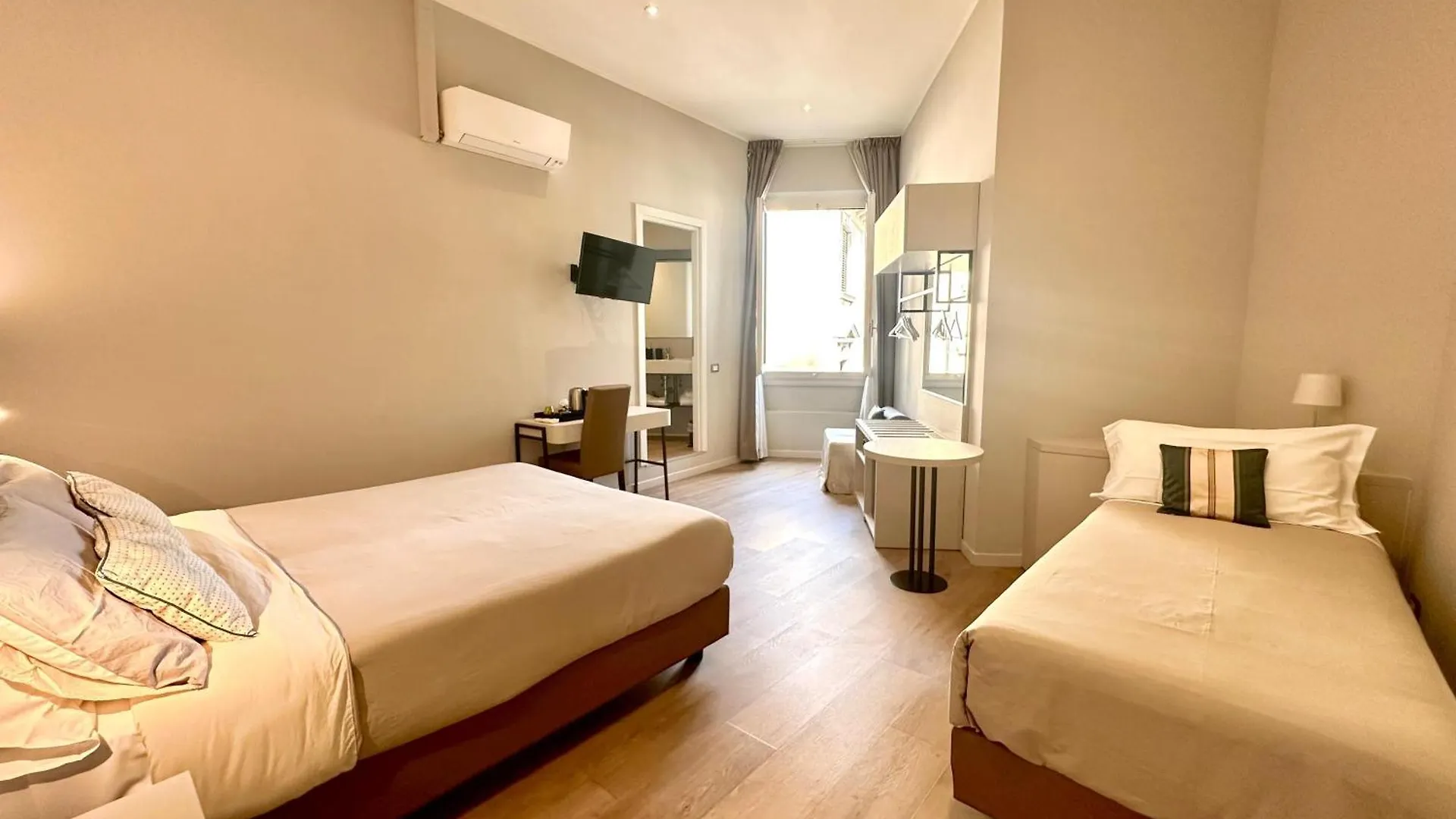 Hotel Giappone Florence Italy