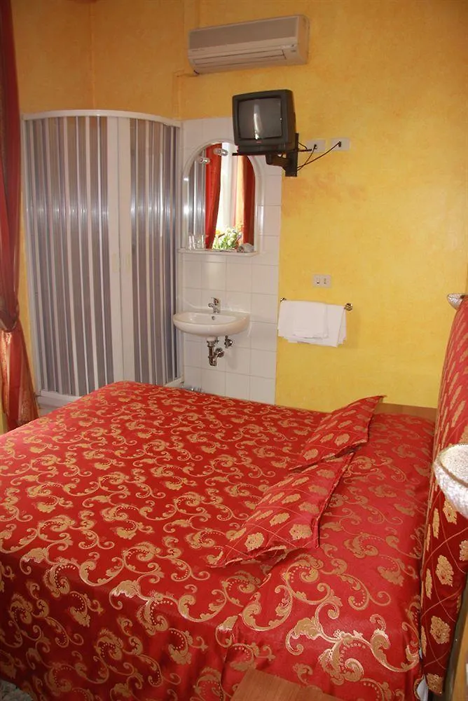 Hotel Giappone Florence 0*,